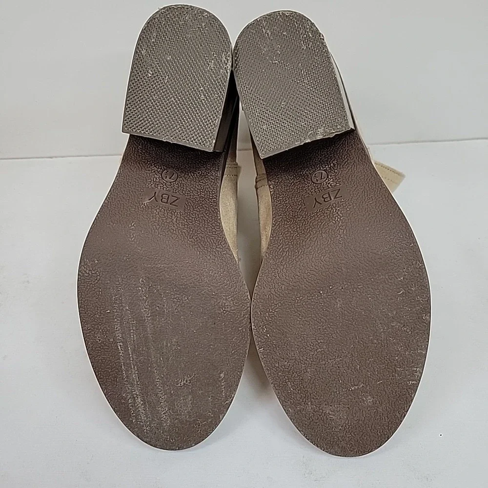 ZBY  Ankle Booties Women's Size 7.5 Tan Suede Preppy Casual‎ Dressy Hipster